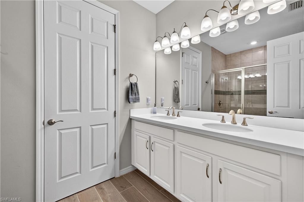 RIVERSIDE AVENUE VILLAS - Residential