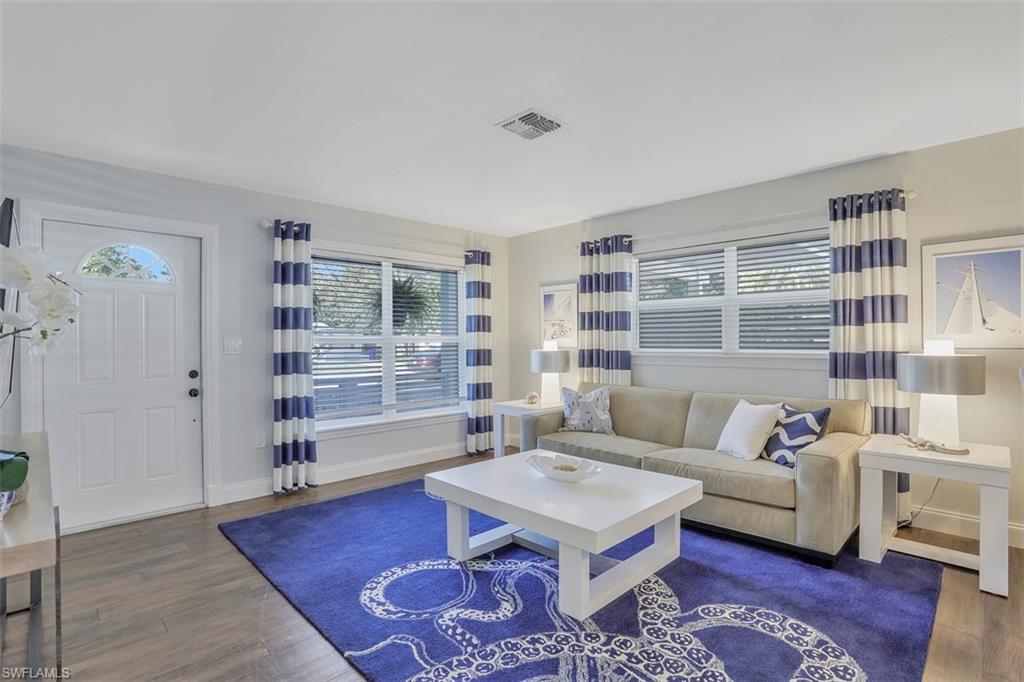 COLONIAL TERRACE - Residential