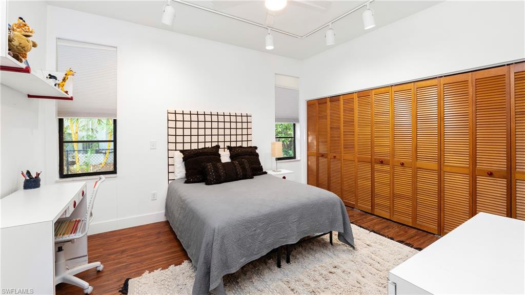 RIVERSIDE - Residential