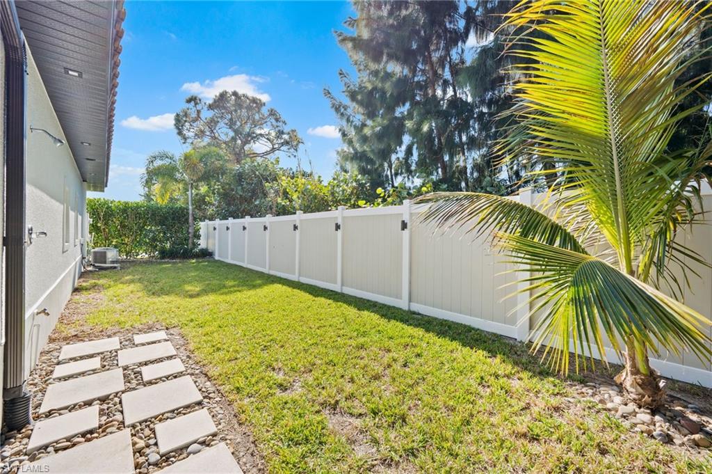 GOLDEN PALMS LUXURY MOTORCOACH RESORT - Land