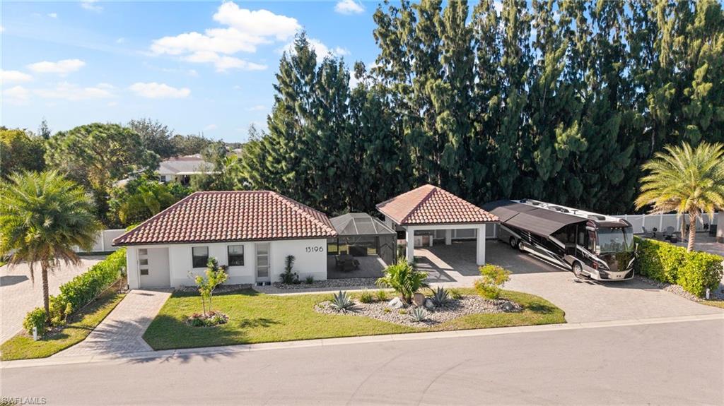 GOLDEN PALMS LUXURY MOTORCOACH RESORT - Land