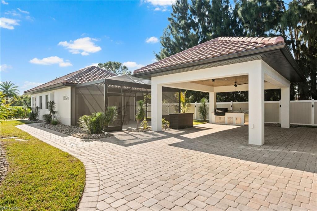 GOLDEN PALMS LUXURY MOTORCOACH RESORT - Land