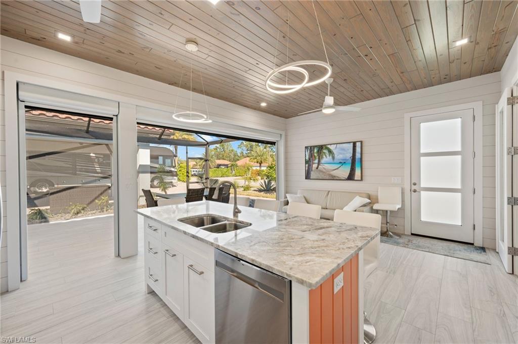 GOLDEN PALMS LUXURY MOTORCOACH RESORT - Land