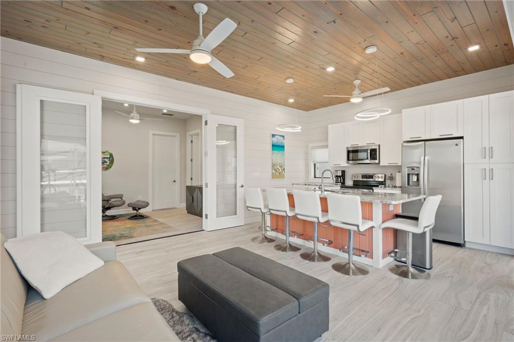 GOLDEN PALMS LUXURY MOTORCOACH RESORT - Land