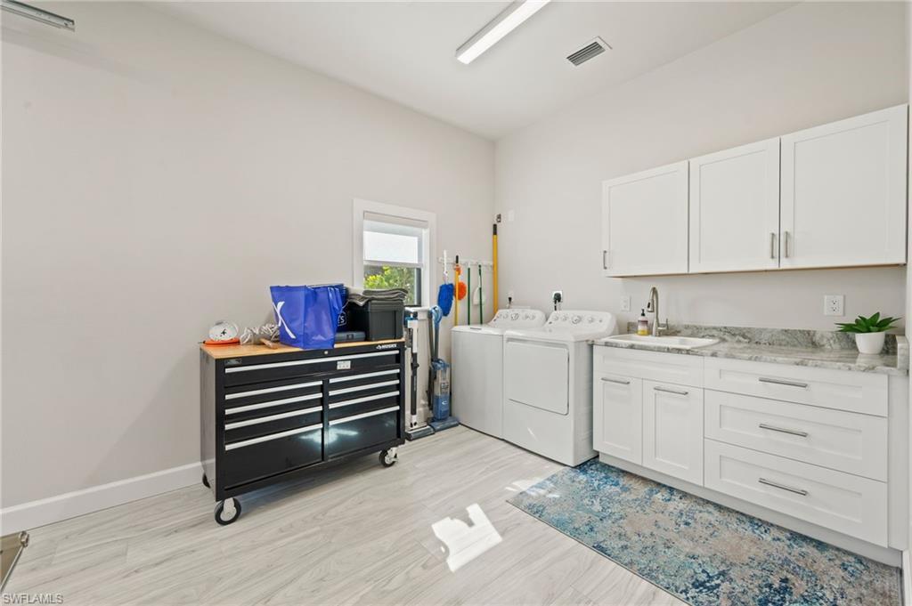 GOLDEN PALMS LUXURY MOTORCOACH RESORT - Land