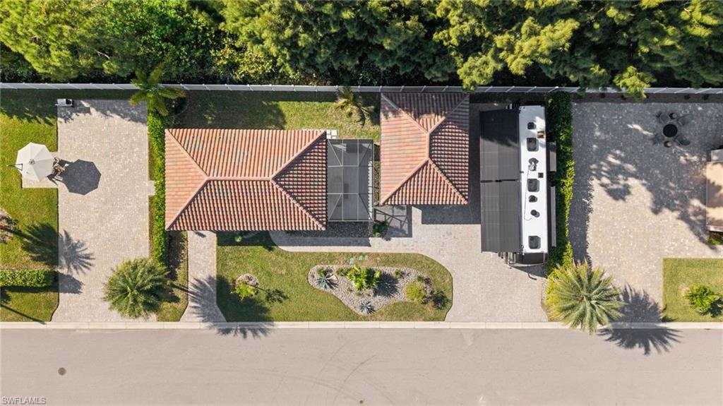 GOLDEN PALMS LUXURY MOTORCOACH RESORT - Land