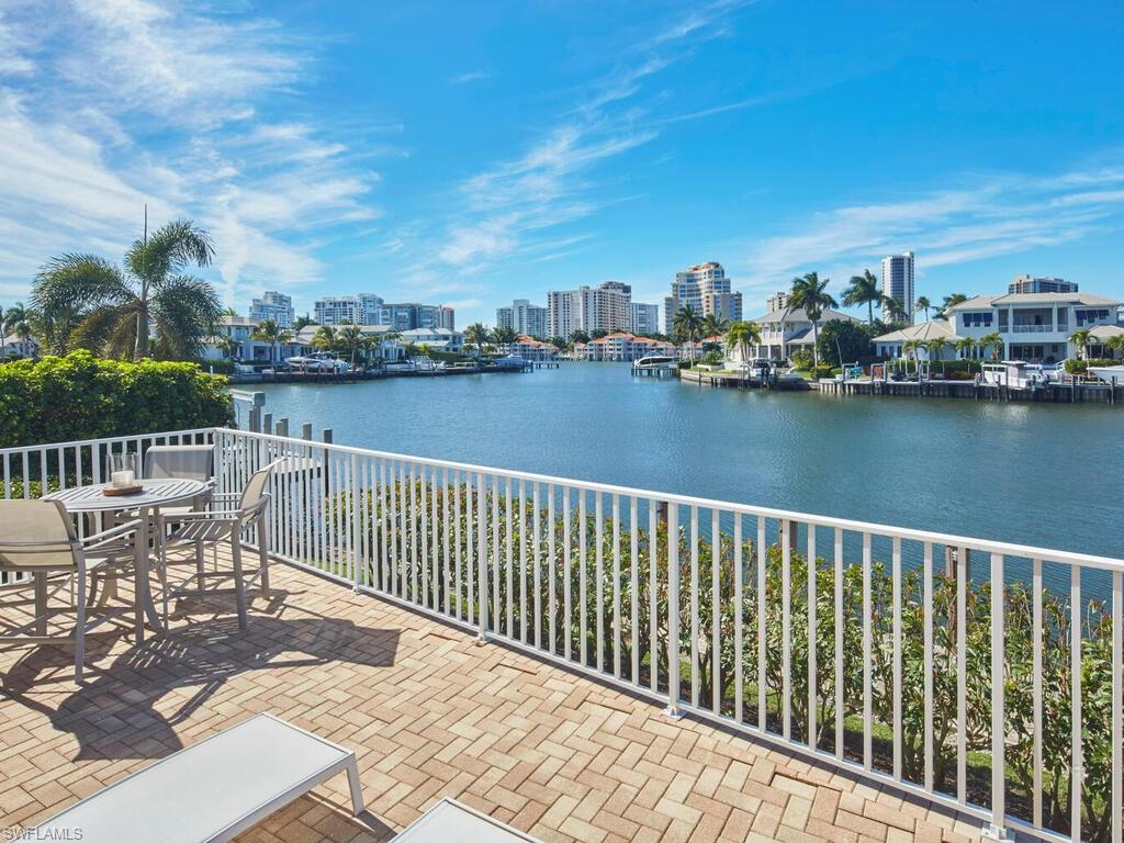 PARK SHORE - Residential