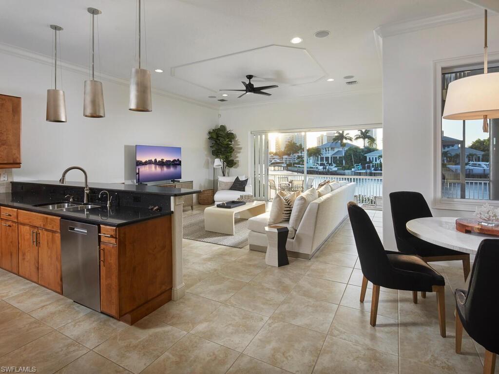 PARK SHORE - Residential