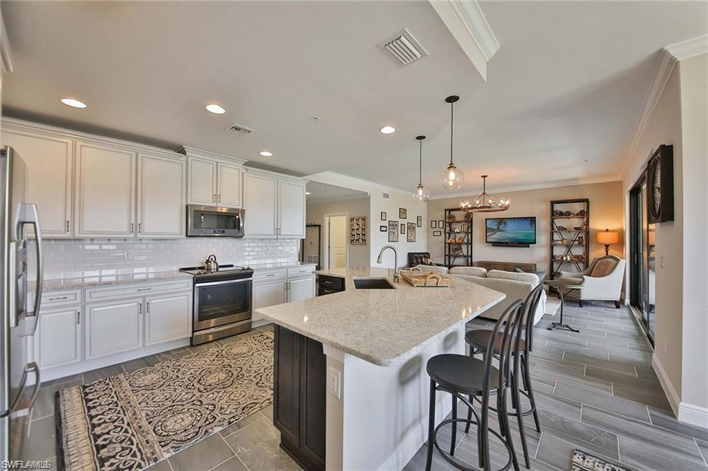 COACH HOMES AT LIVINGSTON LAKES - Residential Lease