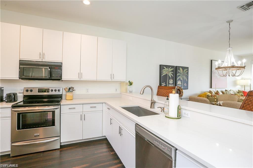 COMPASS POINT SOUTH - Residential Lease