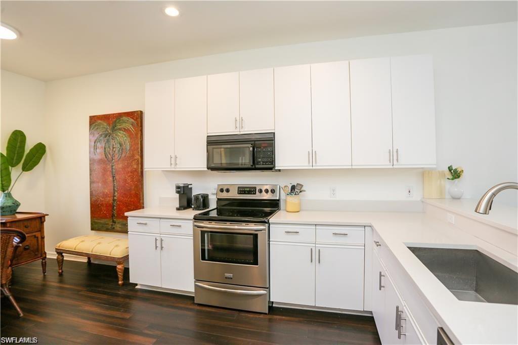 COMPASS POINT SOUTH - Residential Lease