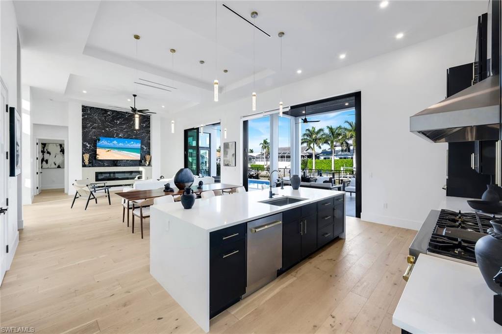 MARCO ISLAND - Residential