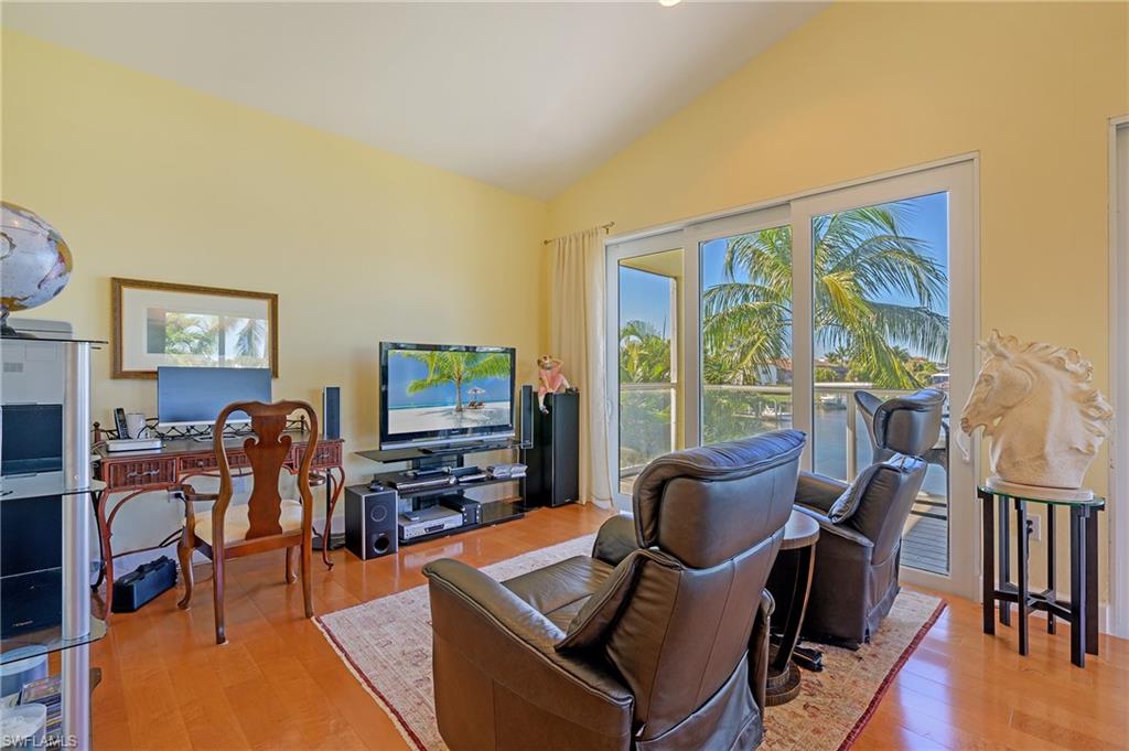 CAROLANDS - Residential