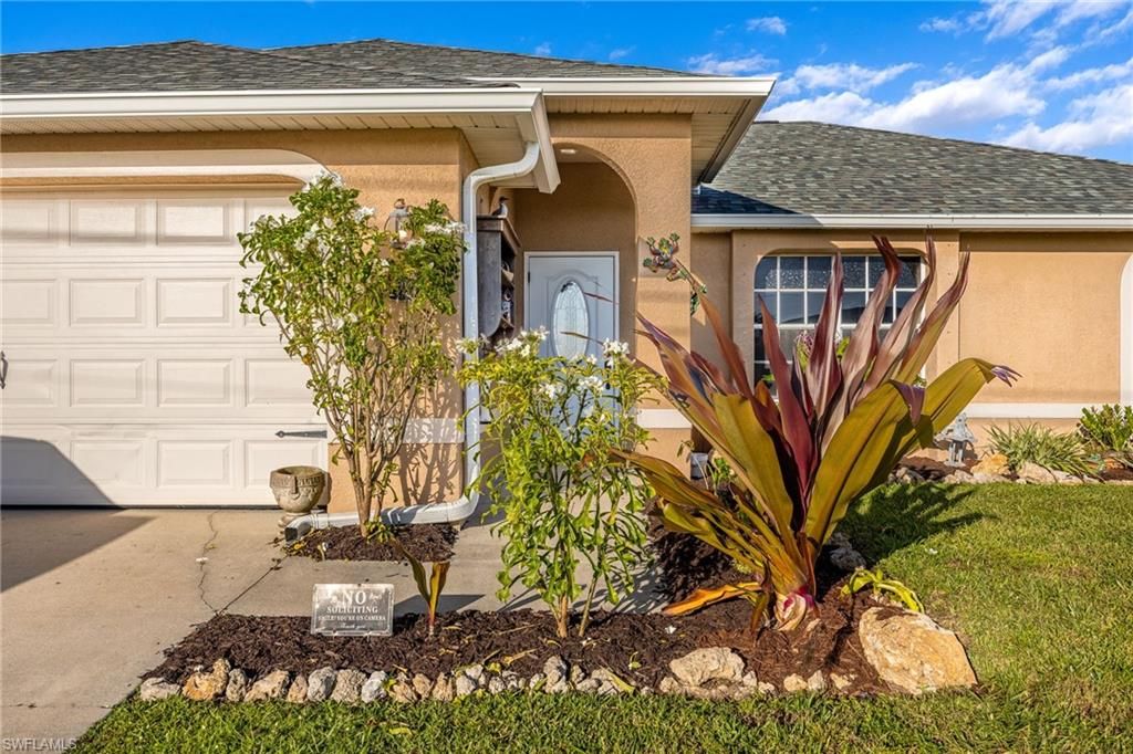 Photo of 1226 NE 9th AVE, CAPE CORAL, FL 33909 (MLS # 2025017931)