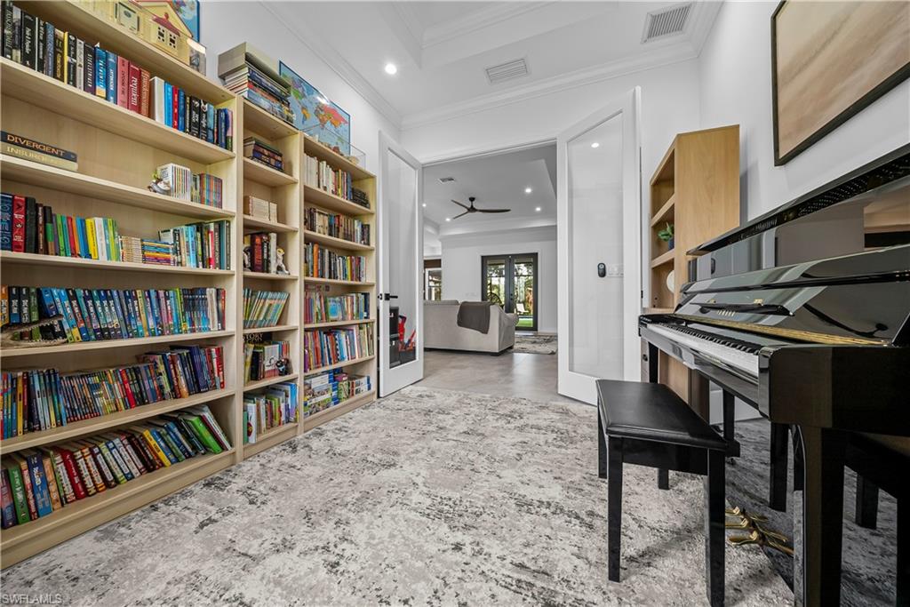 GOLDEN GATE ESTATES - Residential