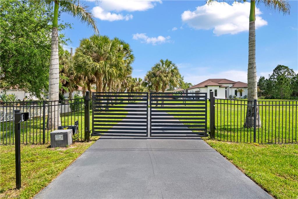 GOLDEN GATE ESTATES - Residential