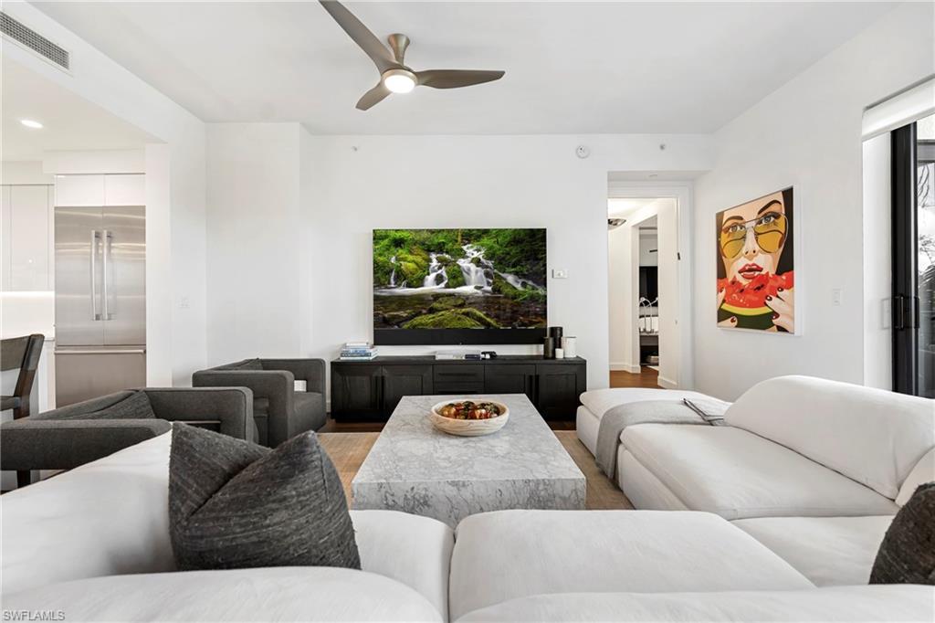 ELEVEN ELEVEN CENTRAL - Residential