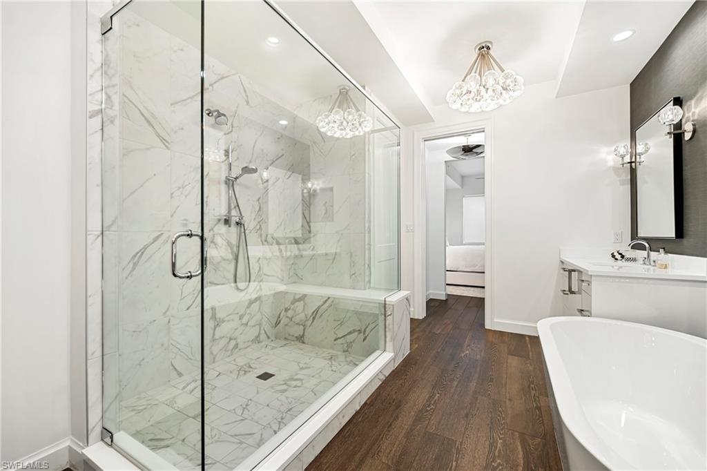 ELEVEN ELEVEN CENTRAL - Residential