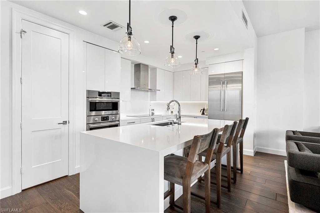 ELEVEN ELEVEN CENTRAL - Residential