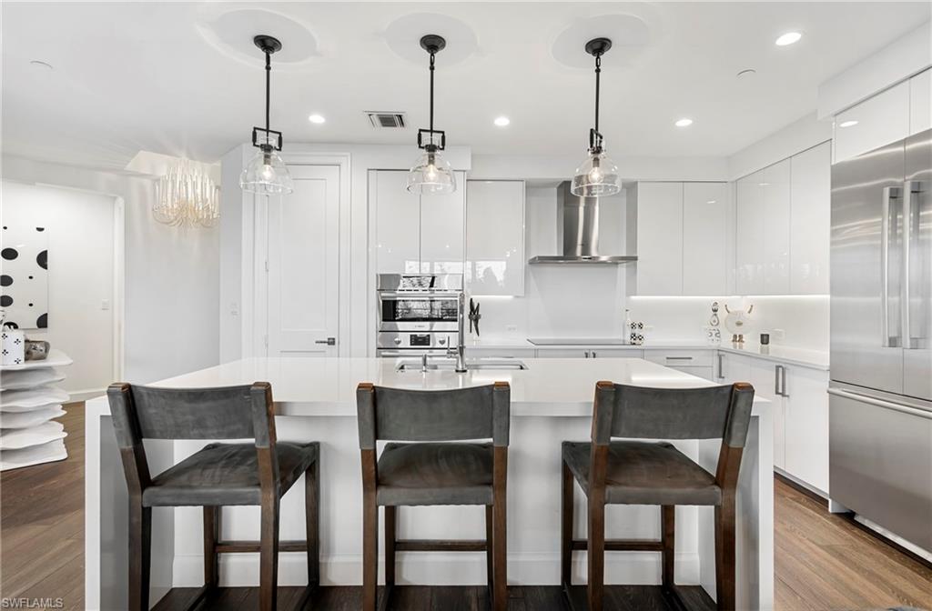 ELEVEN ELEVEN CENTRAL - Residential