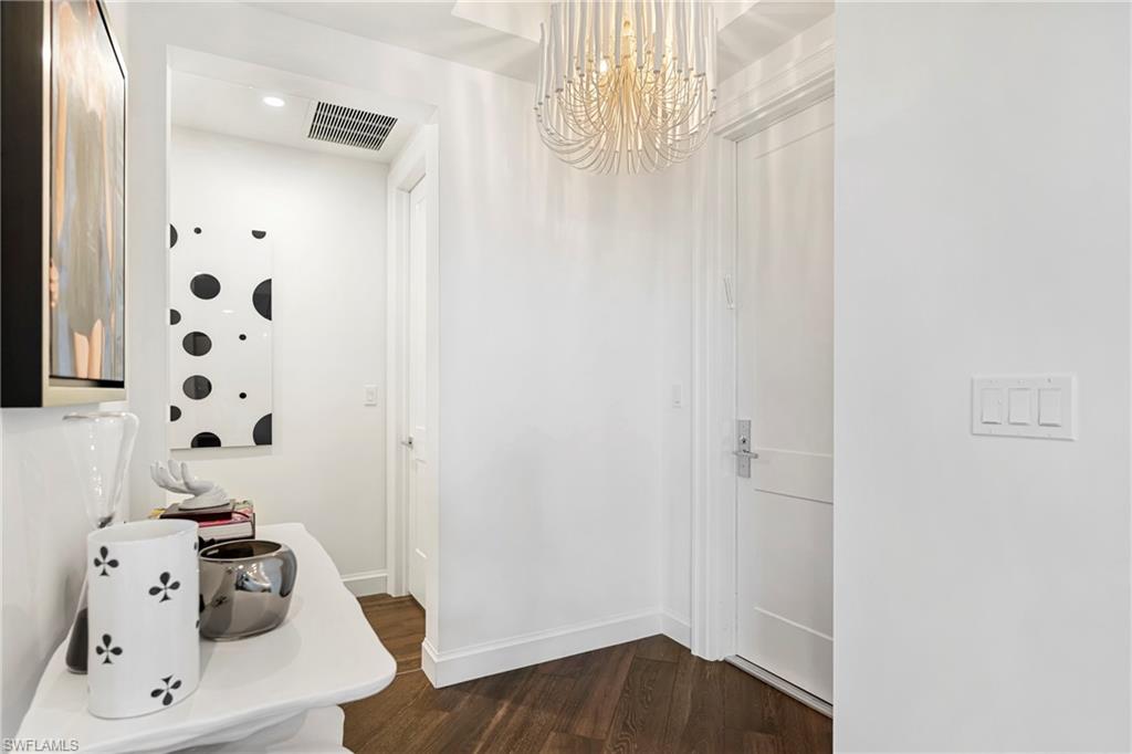 ELEVEN ELEVEN CENTRAL - Residential