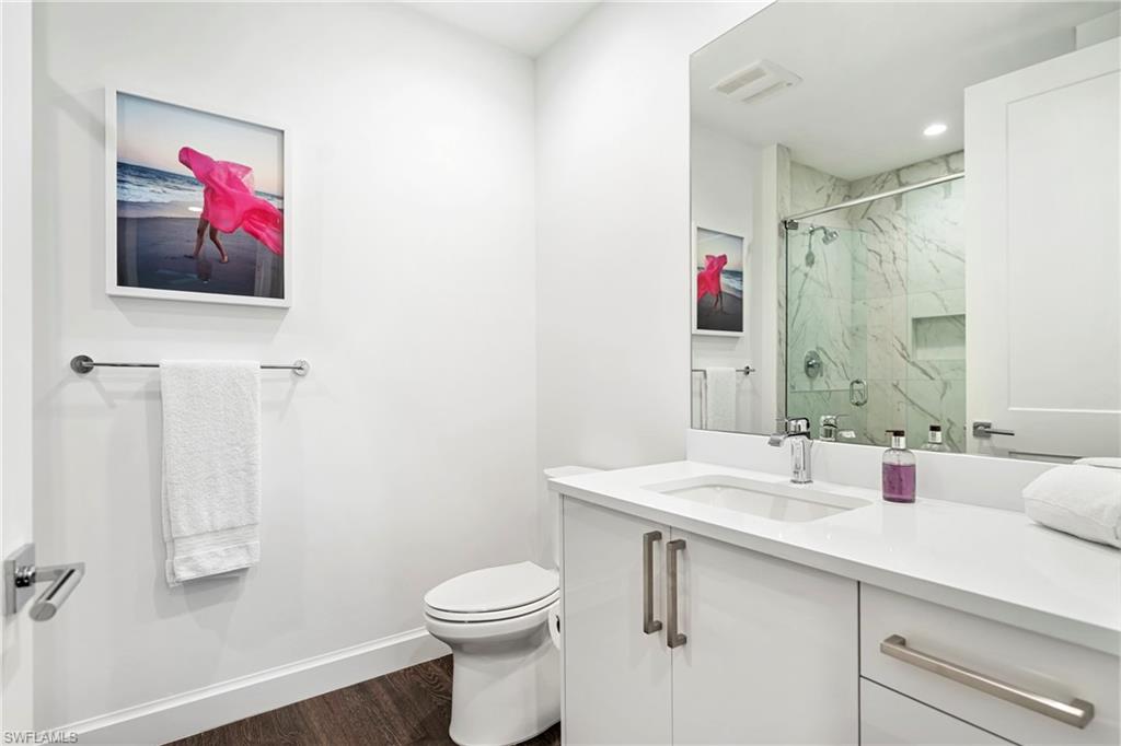 ELEVEN ELEVEN CENTRAL - Residential