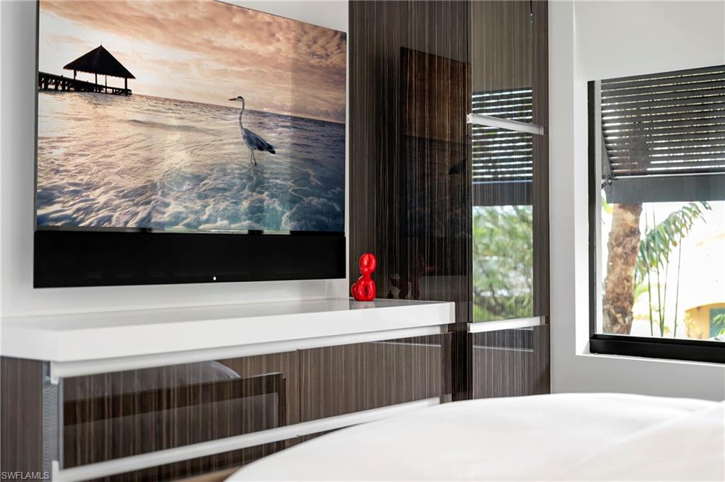 ELEVEN ELEVEN CENTRAL - Residential