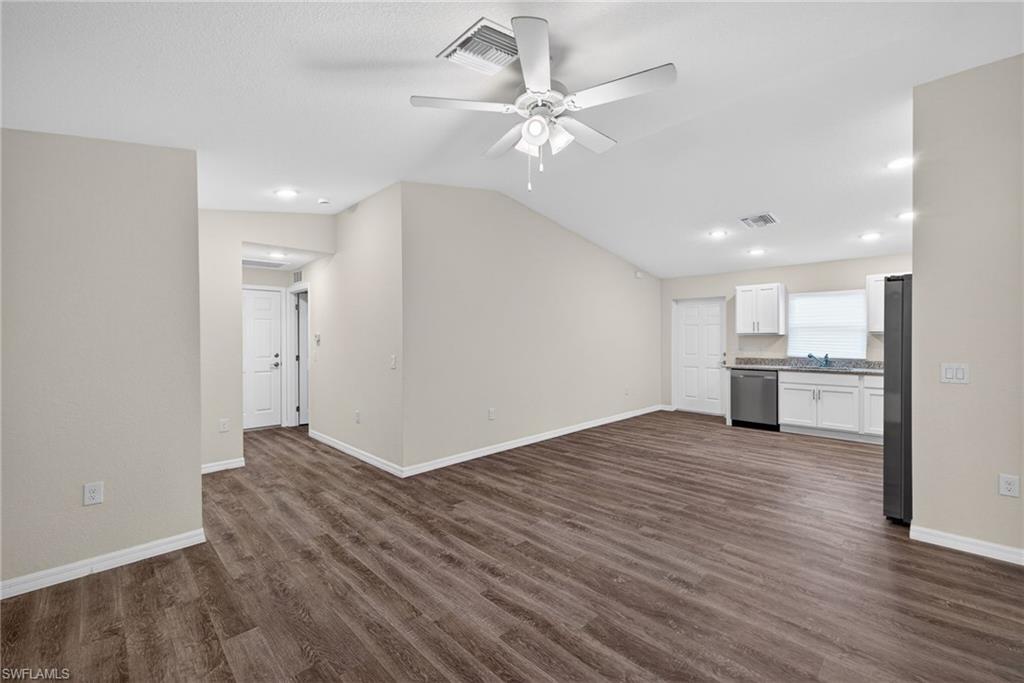 LABELLE ESTATES - Residential Lease