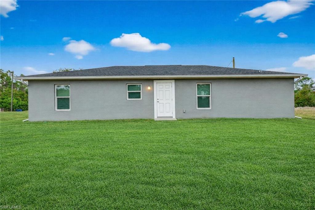 LABELLE ESTATES - Residential Lease