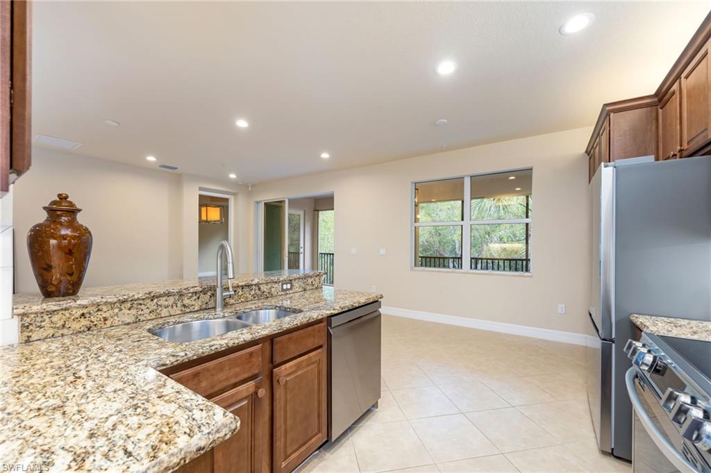 MARBELLA LAKES - Residential