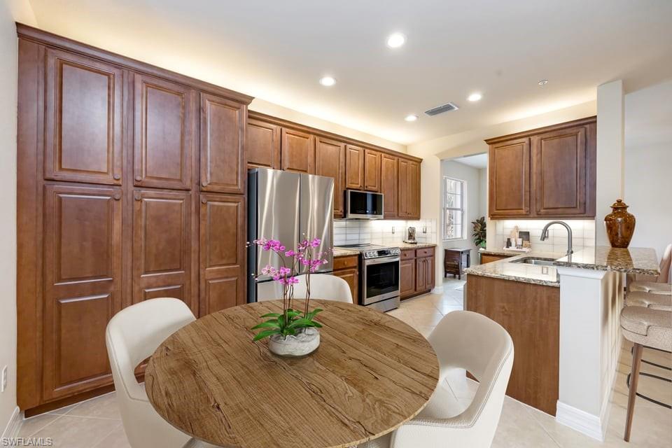 MARBELLA LAKES - Residential