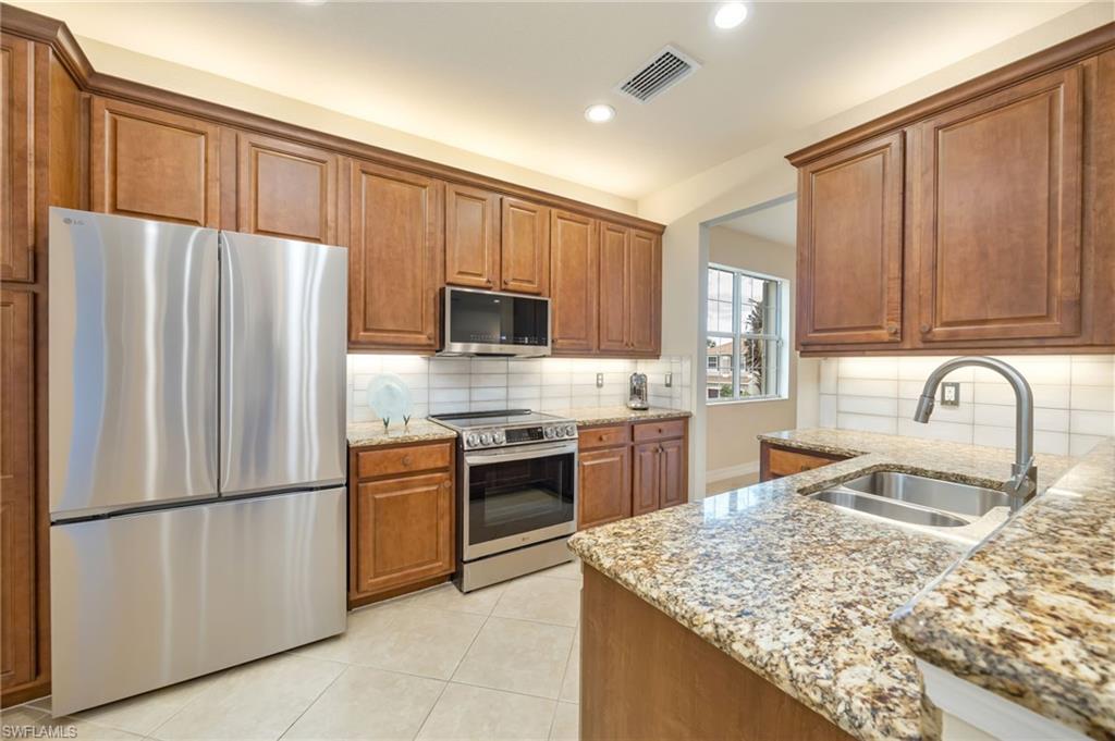 MARBELLA LAKES - Residential