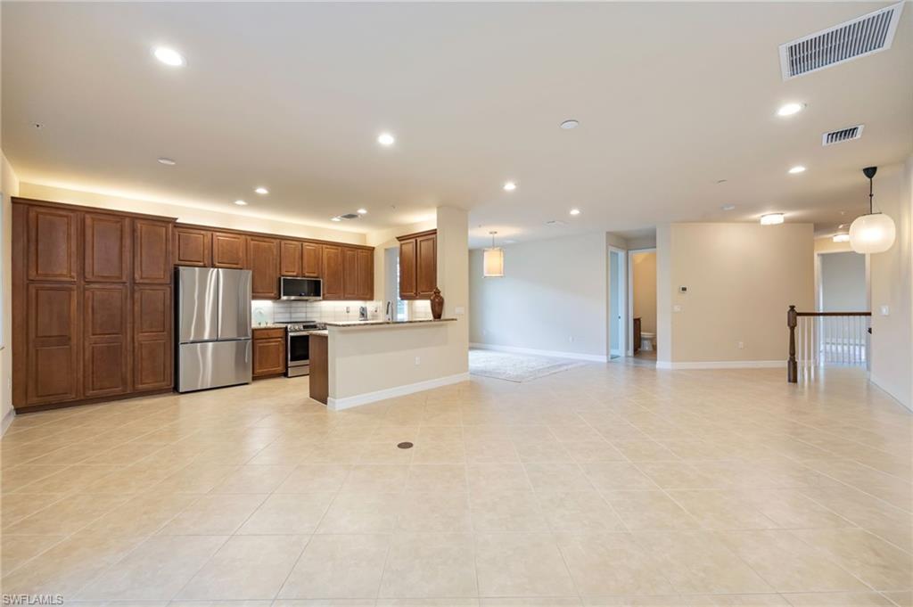 MARBELLA LAKES - Residential