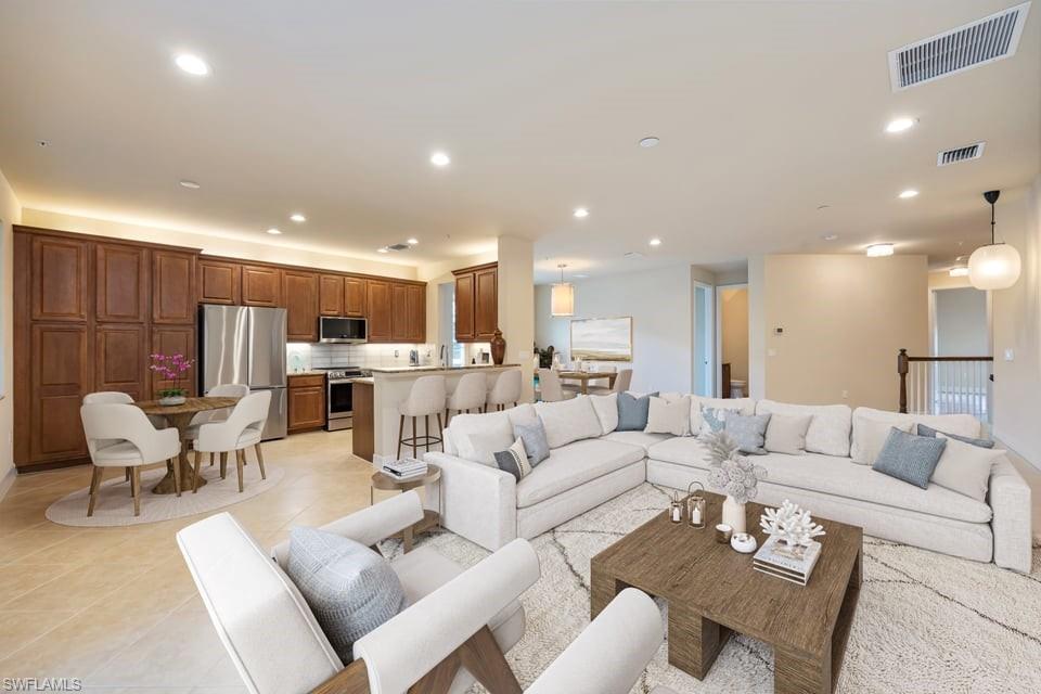 MARBELLA LAKES - Residential