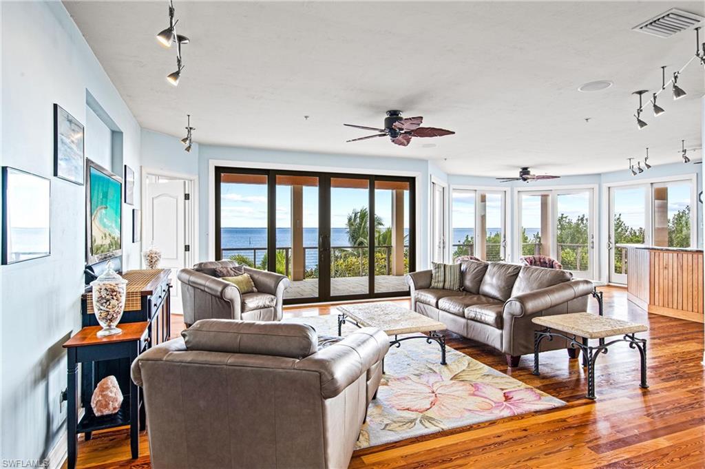 JOSE'S HIDEAWAY - Residential