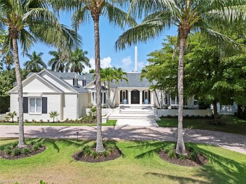 2700 Treasure LN NAPLES FL 34102