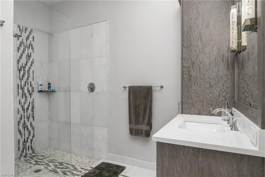 RIVERWALK - Residential