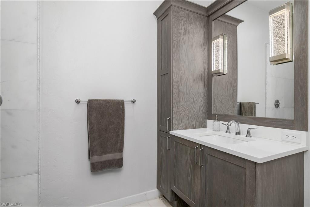 RIVERWALK - Residential