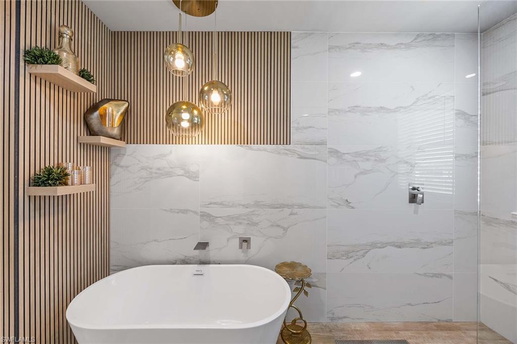 VANDERBILT BEACHCOMBER - Residential Lease