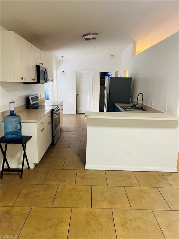 GOLDEN GATE ESTATES - Residential Lease