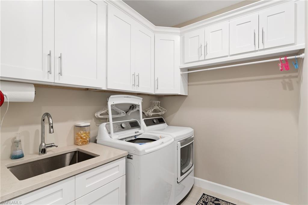 HAMPTON LAKES - Residential