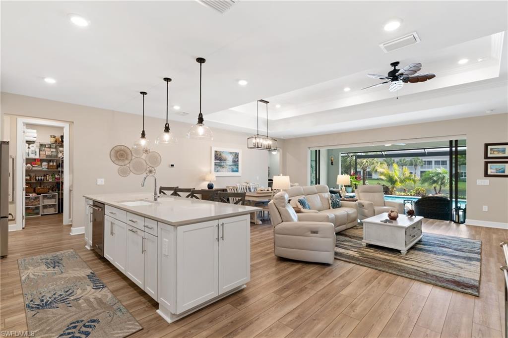 HAMPTON LAKES - Residential