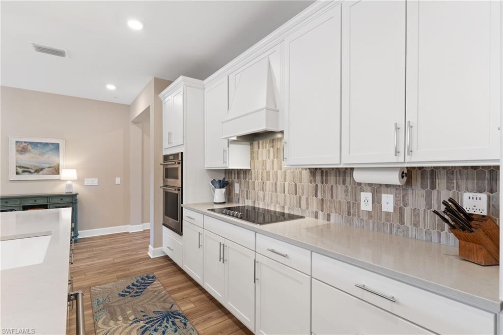 HAMPTON LAKES - Residential