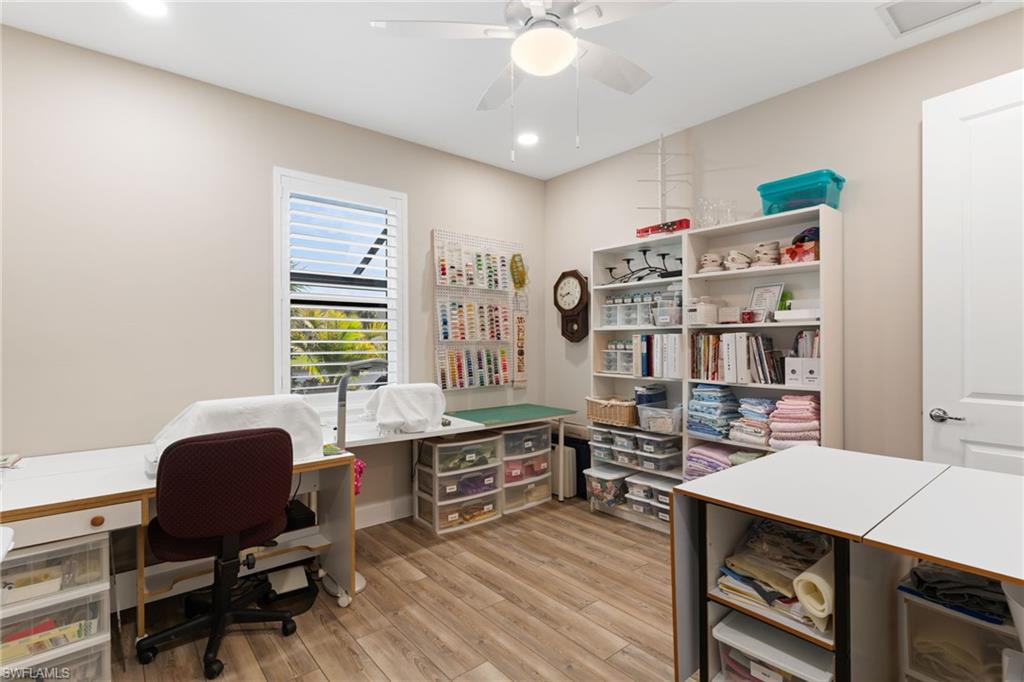 HAMPTON LAKES - Residential