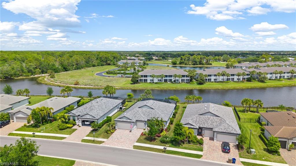 HAMPTON LAKES - Residential