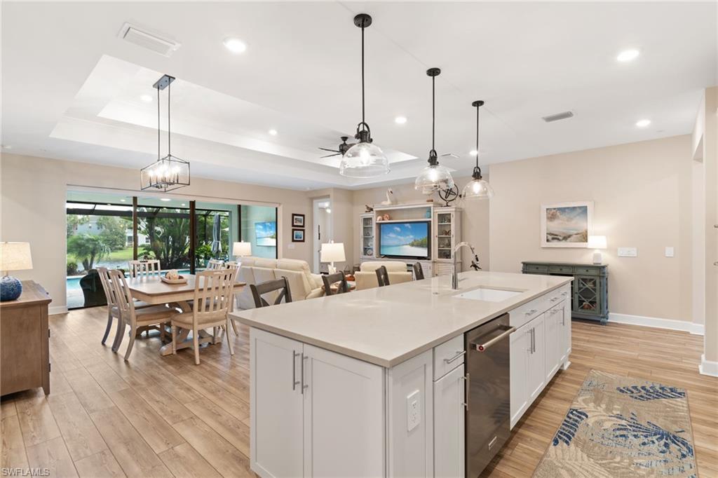 HAMPTON LAKES - Residential