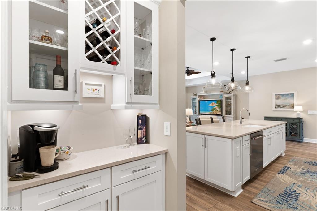 HAMPTON LAKES - Residential