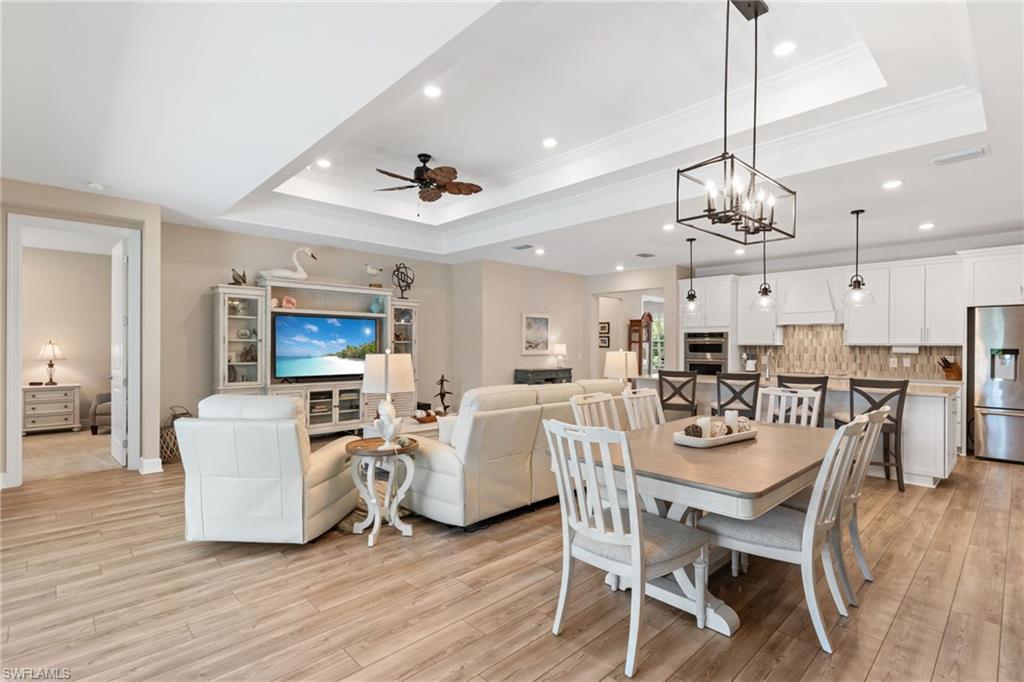 HAMPTON LAKES - Residential