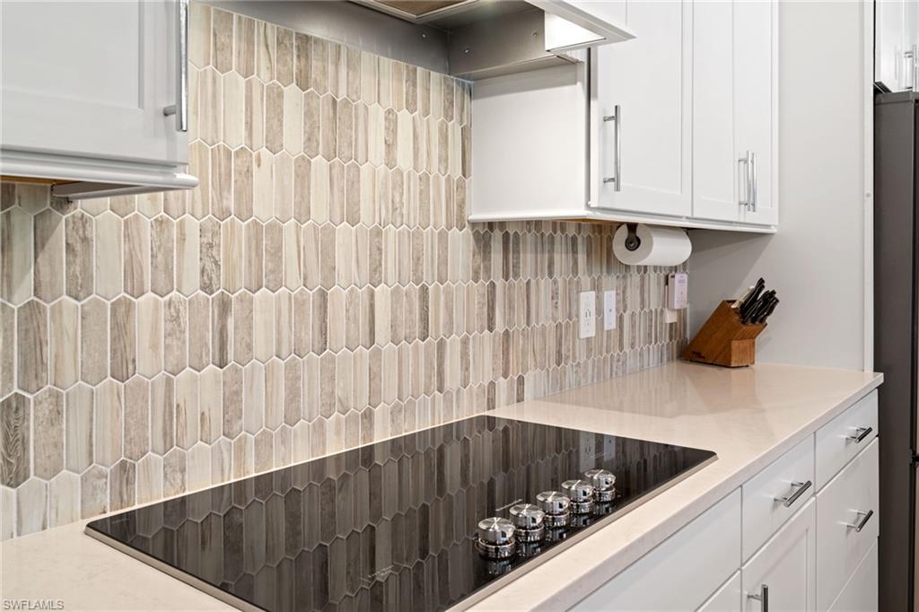 HAMPTON LAKES - Residential