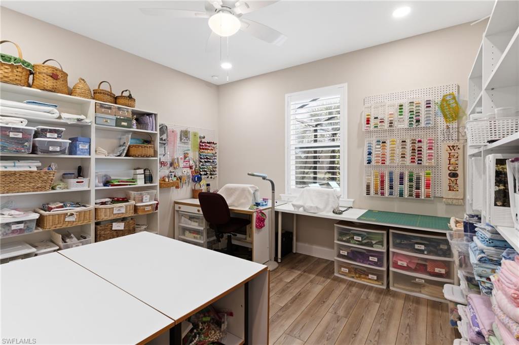 HAMPTON LAKES - Residential